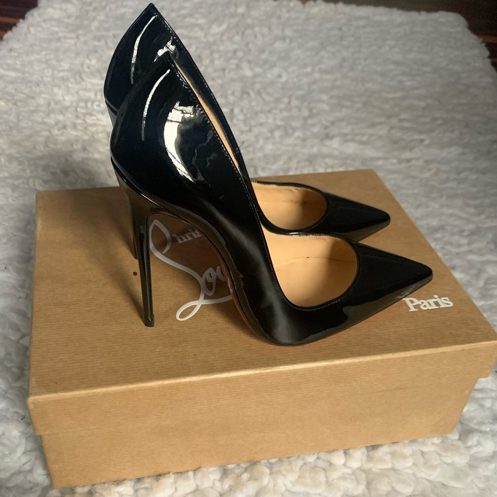 CHRISTIAN LOUBOUTINS Black Patent Heels